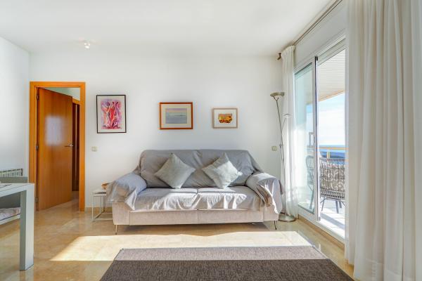 #52364 - Ocean Skyline Penthouse | Seasonal Rentals | Hello Homes Sitges