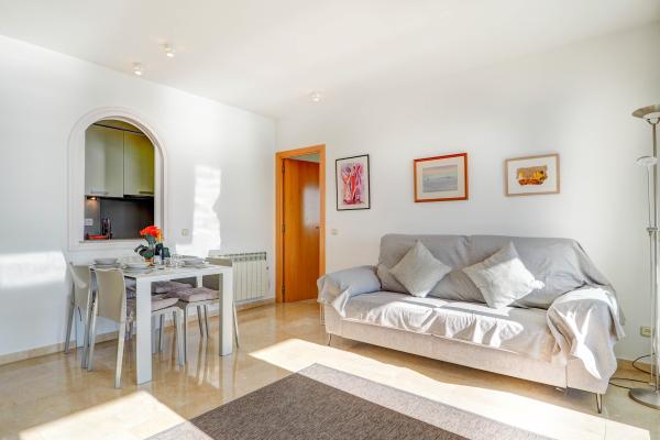 #52365 - Ocean Skyline Penthouse | Seasonal Rentals | Hello Homes Sitges
