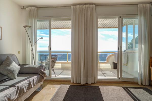 #52366 - Ocean Skyline Penthouse | Seasonal Rentals | Hello Homes Sitges