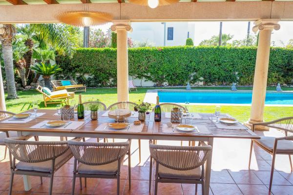 #52525 - Villa Nirvana | Holiday Rentals | Hello Homes Sitges