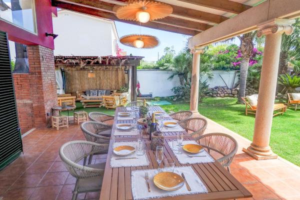 #52535 - Villa Nirvana | Holiday Rentals | Hello Homes Sitges