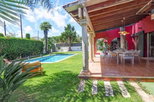 #52550 - Villa Nirvana | Holiday Rentals | Hello Homes Sitges