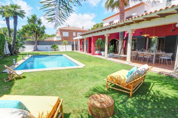 #52553 - Villa Nirvana | Holiday Rentals | Hello Homes Sitges