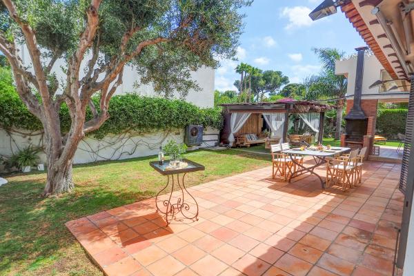 #52555 - Villa Nirvana | Holiday Rentals | Hello Homes Sitges