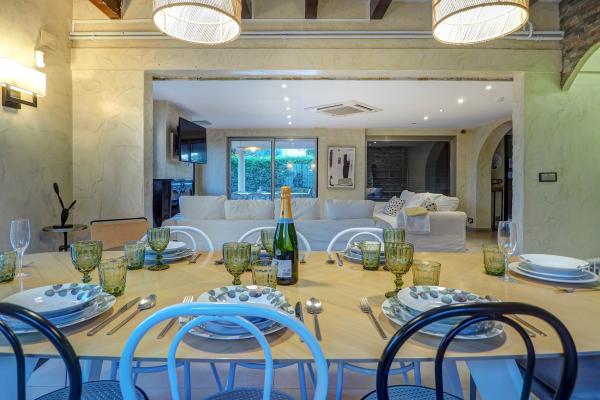 #52564 - Villa Nirvana | Holiday Rentals | Hello Homes Sitges