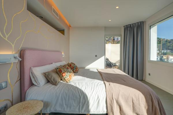 #52798 - Pink Suite | Holiday Rentals | Hello Homes Sitges