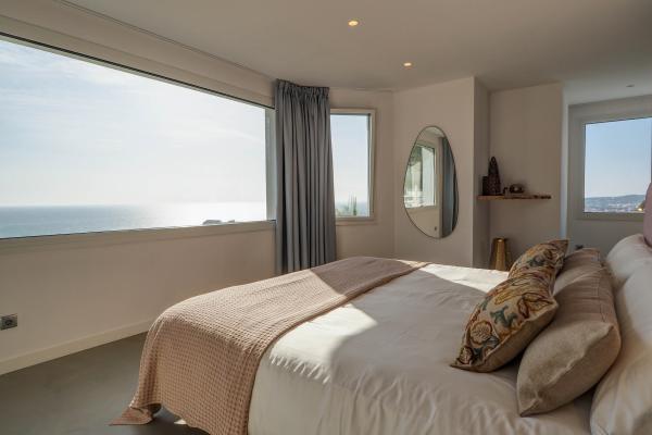 #52802 - Pink Suite | Holiday Rentals | Hello Homes Sitges