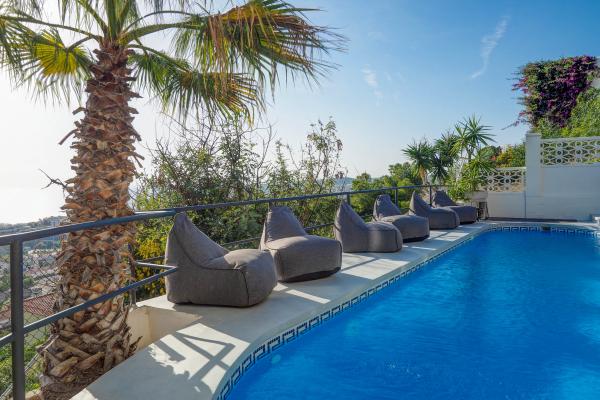#52925 - Jade Suite | Holiday Rentals | Hello Homes Sitges