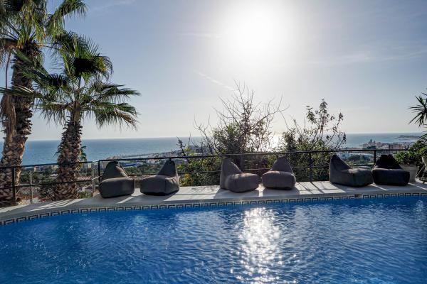 #52937 - Blue Suite | Holiday Rentals | Hello Homes Sitges