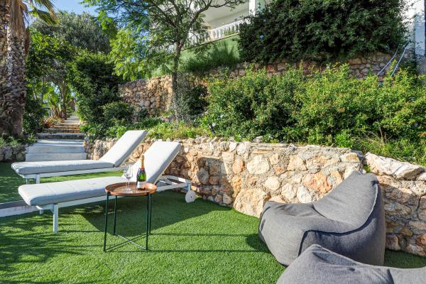 #52954 - Wengé Suite | Holiday Rentals | Hello Homes Sitges