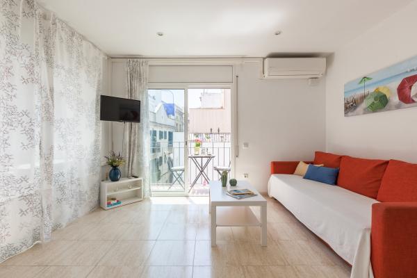 #53327 - Nova Apartment | Holiday Rentals | Hello Homes Sitges
