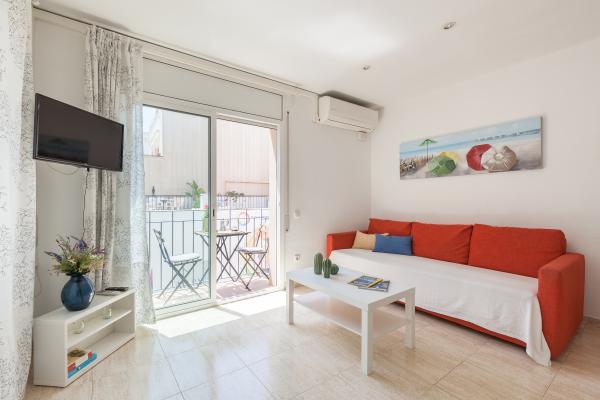 #53328 - Nova Apartment | Holiday Rentals | Hello Homes Sitges