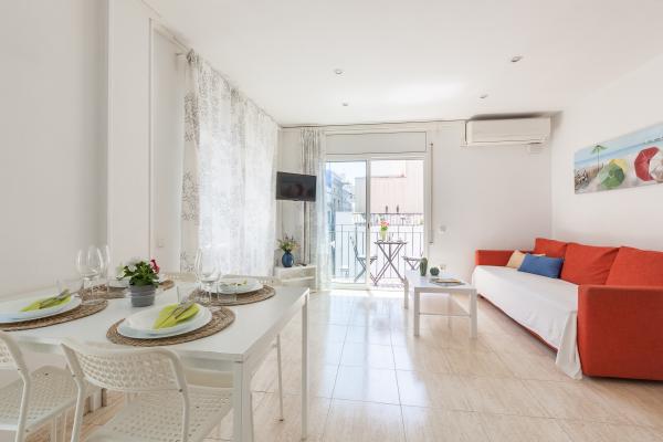 #53333 - Nova Apartment | Holiday Rentals | Hello Homes Sitges