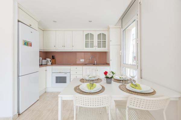 #53336 - Nova Apartment | Holiday Rentals | Hello Homes Sitges