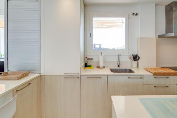 #53739 - Balmins White | Holiday Rentals | Hello Homes Sitges