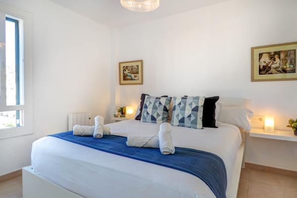 #53749 - Balmins White | Holiday Rentals | Hello Homes Sitges