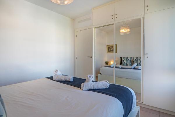 #53753 - Balmins White | Holiday Rentals | Hello Homes Sitges