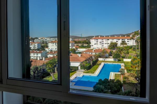 #53755 - Balmins White | Holiday Rentals | Hello Homes Sitges