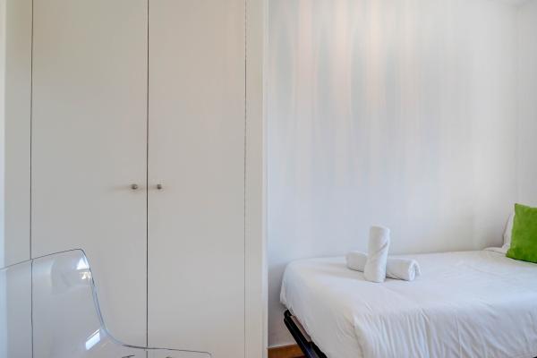 #53756 - Balmins White | Holiday Rentals | Hello Homes Sitges
