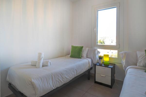 #53757 - Balmins White | Holiday Rentals | Hello Homes Sitges