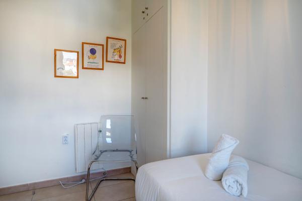 #53760 - Balmins White | Holiday Rentals | Hello Homes Sitges