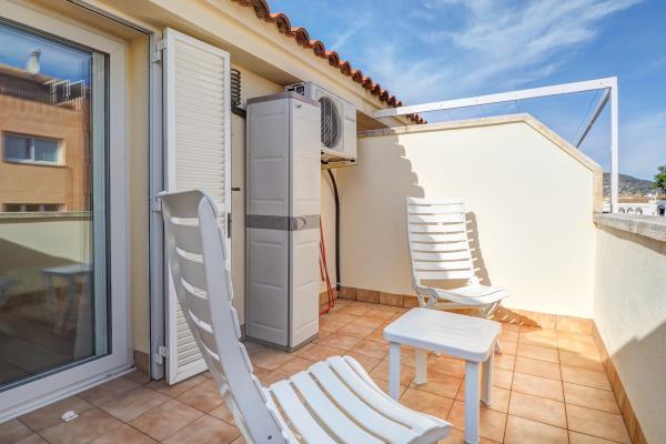 #53954 - Ribes Duplex | Holiday Rentals | Hello Homes Sitges