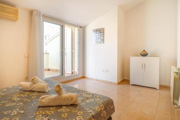 #53974 - Ribes Duplex | Holiday Rentals | Hello Homes Sitges