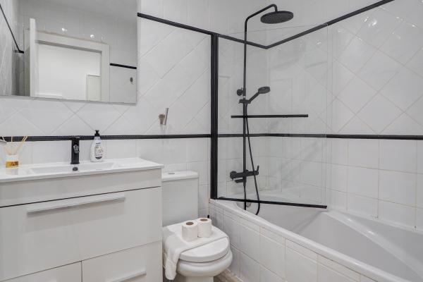 #54522 - White Center Apartment | Holiday Rentals | Hello Homes Sitges