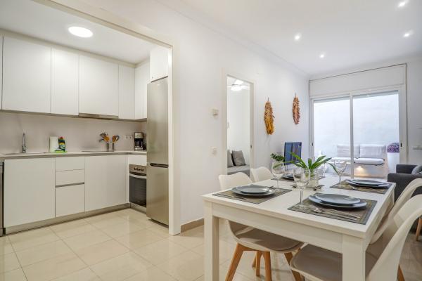 #54524 - White Center Apartment | Holiday Rentals | Hello Homes Sitges