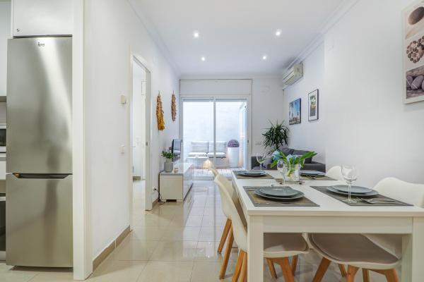 #54525 - White Center Apartment | Holiday Rentals | Hello Homes Sitges