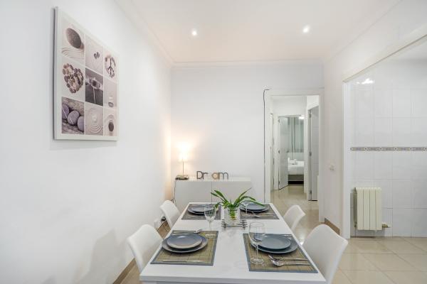 #54528 - White Center Apartment | バケーションレンタル | Hello Homes Sitges