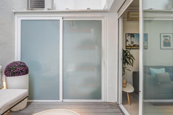 #54542 - White Center Apartment | Holiday Rentals | Hello Homes Sitges