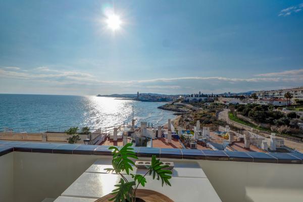 #55862 - Sunset apartment | Holiday Rentals | Hello Homes Sitges