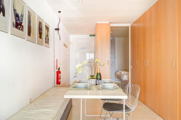 #55877 - Sunset apartment | Holiday Rentals | Hello Homes Sitges