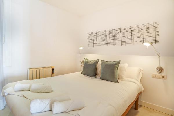 #55878 - Sunset apartment | Holiday Rentals | Hello Homes Sitges