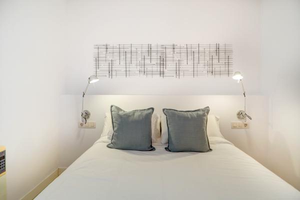 #55881 - Sunset apartment | Holiday Rentals | Hello Homes Sitges