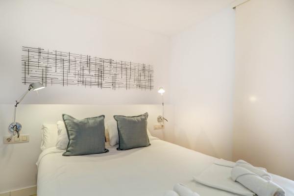 #55882 - Sunset apartment | Holiday Rentals | Hello Homes Sitges