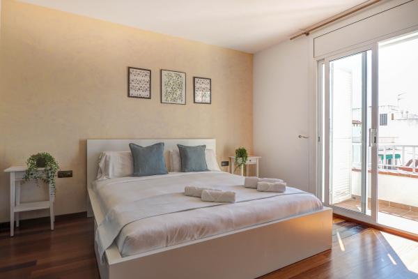 #55890 - Ollie Apartment | Holiday Rentals | Hello Homes Sitges