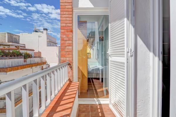 #55895 - Ollie Apartment | Holiday Rentals | Hello Homes Sitges