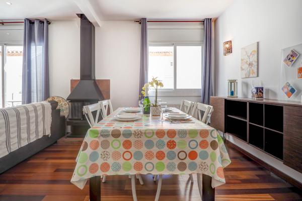#55903 - Ollie Apartment | Holiday Rentals | Hello Homes Sitges