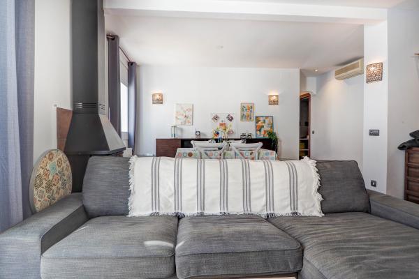 #55906 - Ollie Apartment | Holiday Rentals | Hello Homes Sitges