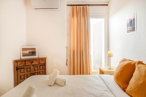 #55999 - Gladiator Apartment | Holiday Rentals | Hello Homes Sitges