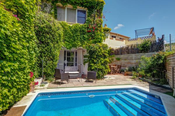 #58261 - Masia Las Torres | Holiday Rentals | Hello Homes Sitges