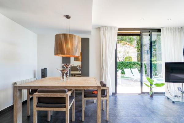 #59100 - Sunset House | Holiday Rentals | Hello Homes Sitges