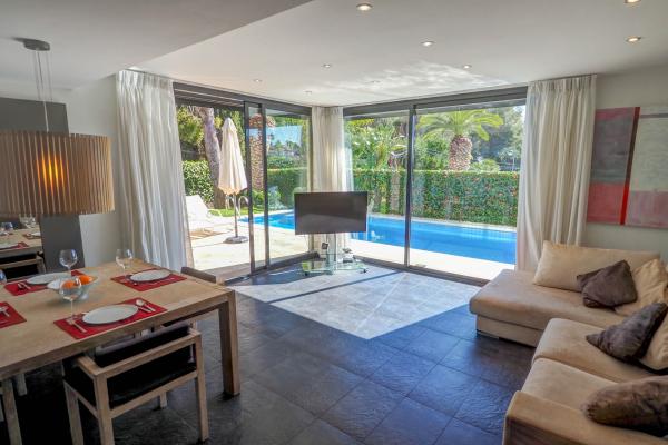 #59148 - Sunset House | Holiday Rentals | Hello Homes Sitges