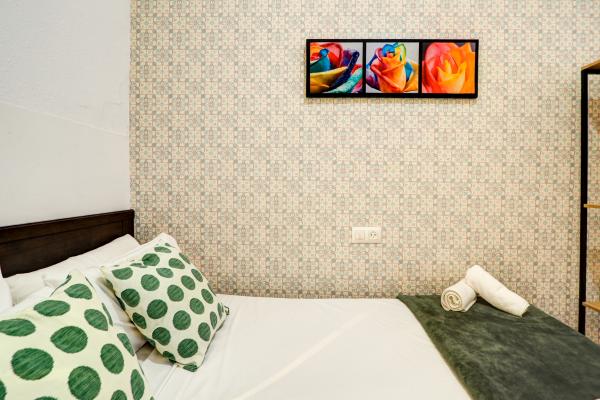 #60886 - Charming Patio | Seasonal Rentals | Hello Homes Sitges