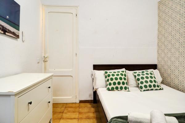 #60887 - Charming Patio | Seasonal Rentals | Hello Homes Sitges