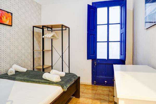 #60889 - Charming Patio | Seasonal Rentals | Hello Homes Sitges