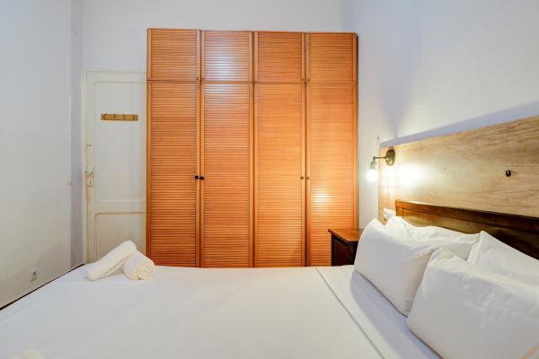 #60892 - Charming Patio | Seasonal Rentals | Hello Homes Sitges