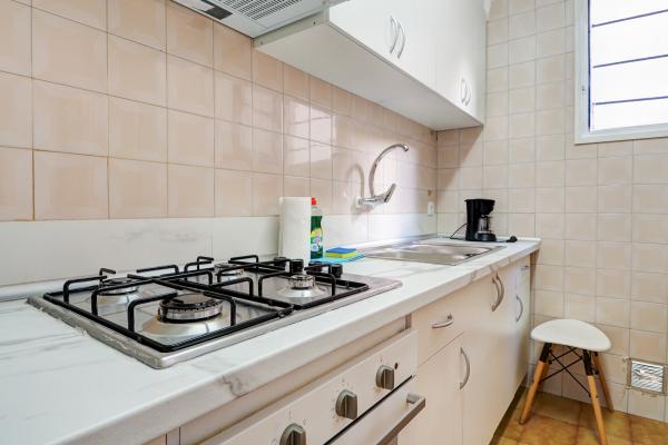 #60906 - Charming Patio | Seasonal Rentals | Hello Homes Sitges
